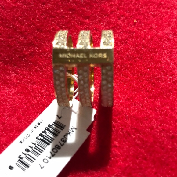 Put a ring on it - Picture 2 of 5